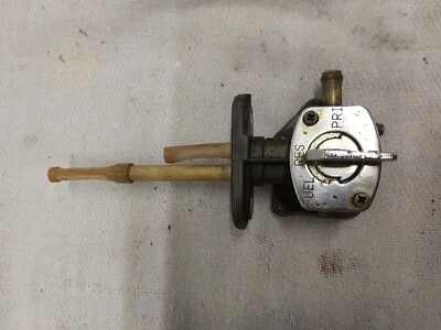 Grifo de combustible Kawasaki ZR7S (02) Foto 1 de 4