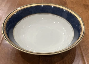 Cuenco redondo para servir verduras Mikasa Grande marfil imperial lapislázuli - Imagen 1 de 5