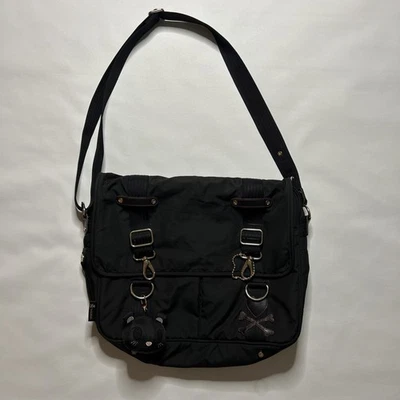 Bolso Bandolera Tokidoki con Solapa Magnética Gris Oscuro Unisex 16" x 12" Foto 1 de 4