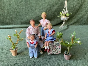 Vintage Rubber Dolls House Family Figures People Set Furniture Plants O78 - Picture 1 of 13