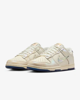 IM6571-027 Nike Dunk Low Mini Swoosh Soft Pearl (para mujer) Foto 1 de 4
