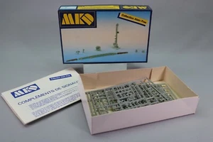 LE2332 MKD Alain Pras 590 train Ho 1/87 Maquette Complément de signaux - Picture 1 of 10