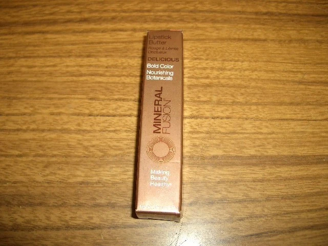 Mantequilla lápiz labial Mineral Fusion - 0,06 oz - DELICIOSO color audaz Foto 1 de 4