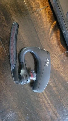 Plantronics Voyager 5200 PLT Bluetooth Headset and Charger Case - Image 1 of 3