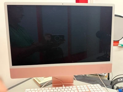 iMac 24" M1 8 GPU 16GB RAM - 1TB SSD con AppleCare+ e Magic Mouse - Bild 1 von 4