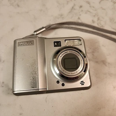 Kodak EasyShare C663 6.1MP Digital Camera Digicam Silver No Power - Image 1 of 4