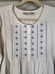L.L.Bean ~ langes Nachthemd weiß Baumwolle Flanell ~ Biesen Stickerei Schneeflocken ~ M - Bild 1 von 9