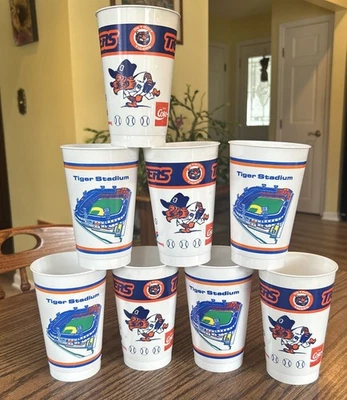 8 винтажных пластиковых чашек талисман/стадион Tiger's 1990-е Detroit Tigers б/у в отличном состоянии No2 - Изображение 1 из 4