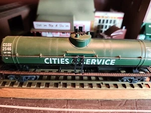 ATHEARN RTR CITIES SERVICE GAS TANKER GREEN/HO 1/87 BUILT 4 LAYOUT 2546 KNUCKEL - Picture 1 of 15