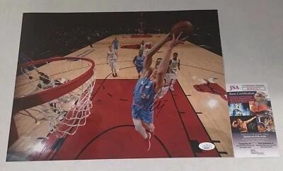 Lauri Markkanen signed Chicago Bulls 11x14 photo autographed JSA - Image 1 of 2