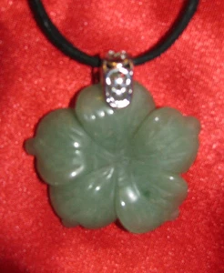 Grüner Aventurin Blume Stein Anhänger Leder Halskette Heilschmuck Liebe Hoffnung - Bild 1 von 12