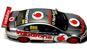 Classic Carlectables 1/18 2012 Holden VE Commodore Craig Lowndes #888 Model Car - Picture 1 of 23