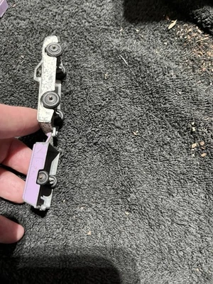 Camioneta pickup MidgeToy vintage de los años 50 y remolque de camping cámper largo de metal plateado Foto 1 de 4