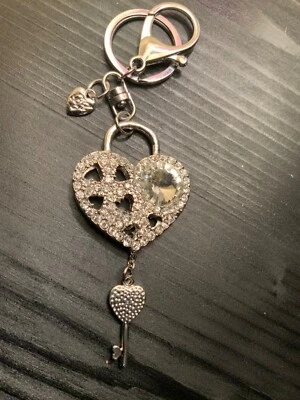 Llavero corazón y llave de plata Betsey Johnson  Foto 1 de 4