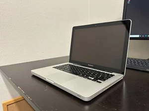Apple MacBook Pro Mid 2010 Core2Duo P8800 2.66GHz 4GB 13" GeForce 320M FOR PARTS - Bild 1 von 8