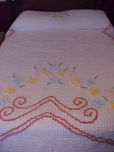 Vintage Chenille Tagesdecke mit blauen & gelben Blumen - Bild 1 von 7