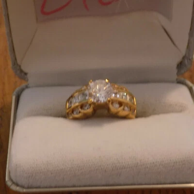 Кольцо Suzanne Somers из золота и чистого серебра с фианитами размер 8,5 (131) - Изображение 1 из 4