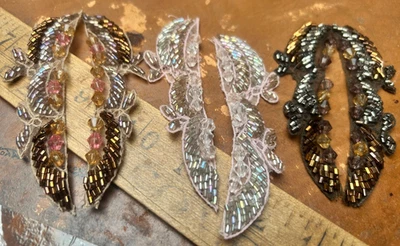 Apliques 1x3.75" cuentas de vidrio cosidas a mano 2 piezas Foto 1 de 3