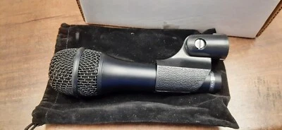 Peavey PAA 250 Cardoid Microphone with 20' XLR to XLR Cable Free Shipping! - Image 1 of 4