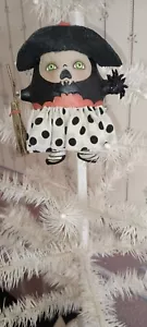 BETHANY LOWE-HALLOWEEN-ROBIN SEEBER-STARTLED STELLA WITCH ORNAMENT -NEW-2021 - Picture 1 of 4