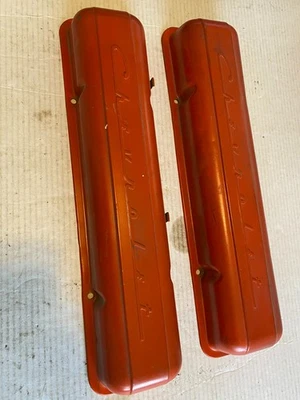 Set of vtg SBC Chevrolet script w/ wire clips staggered holes orange valve cover - Image 1 of 4