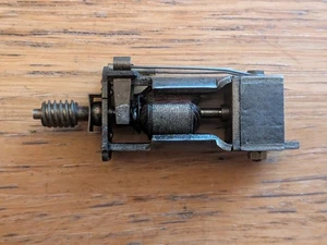 TRIANG HORNBY X03 MK3 MOTOR GETESTET FUNKTIONSFÄHIG ERSATZTEILE - Bild 1 von 4