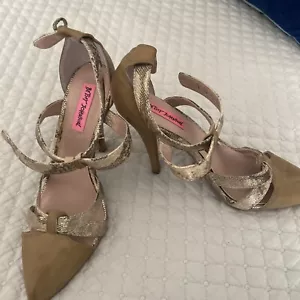 Betsey Johnson strappt snakeskin and tan heels size 8 - Picture 1 of 7