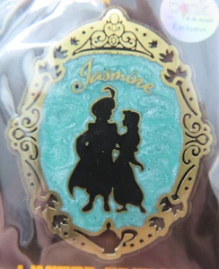 Disney Pin Pink ala Mode Monogram Jasmine Antique Princess Locket LE 350 #150142 - Picture 1 of 3