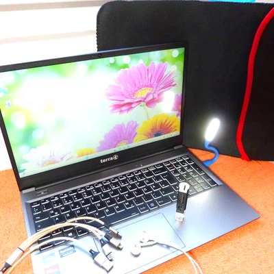 XL SET Terra 1500 15 Zoll FULLHD I HEXA Core AMD RYZEN 5 I SSD Windows 11 HDMI - Bild 1 von 4