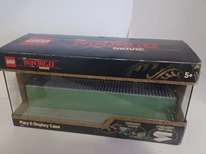 Lego 5005406 The Ninjago Movie Play & Display Case - New A1 - Picture 1 of 13