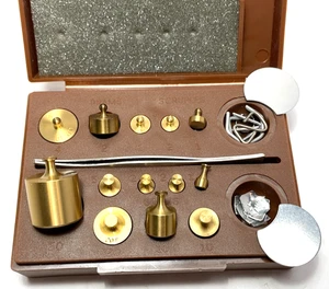 Juego de pesas métricas y boticario TORBAL TC-105 50 g a 10 mg con fórcep y estuche - Imagen 1 de 9