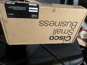 Commutateur intelligent Gigabit Cisco SG200-18 18 ports - NEUF jamais retiré de la boîte. - Photo 1/3