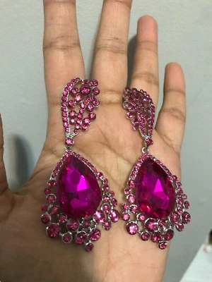 "Pendientes largos de plata de cristal con diamantes de imitación de desfile fucsia rosa caliente 3,25""" Foto 1 de 4