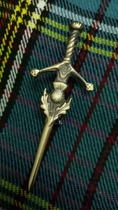 Scottish Kilt Pin Thistle Heritage Antique Finish 3.5"/Celtic Sword Pins Brooch - Picture 1 of 3