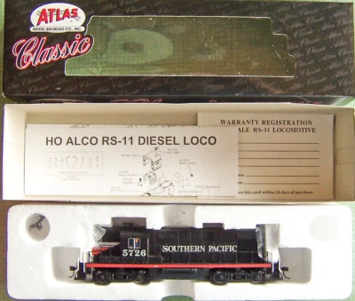 HO Atlas 8780 SOUTHERN PACIFIC "BLACK WIDOW" ALCO RS-11 Locomotive 5726, NEW C10 - Image 1 of 4
