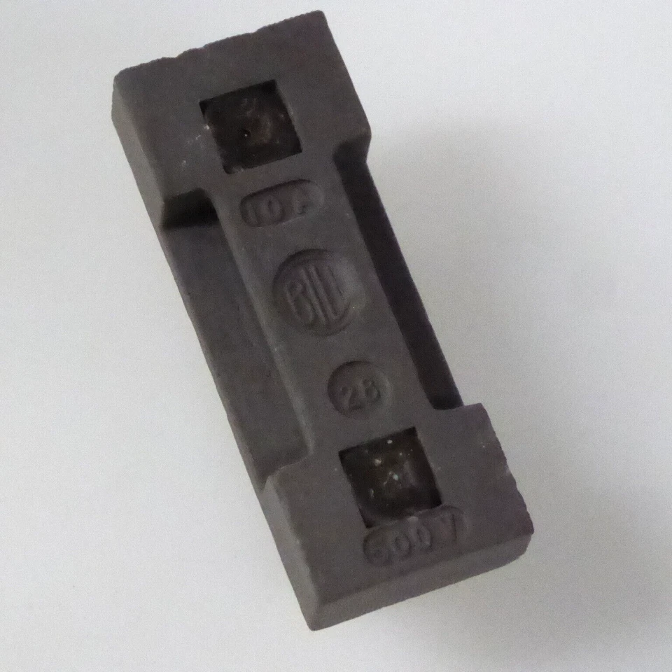 BILL No.28 10A 500V Rewireable Brown Ceramic Fuse Wire Carrier No Base or Wire - Image 1 of 4
