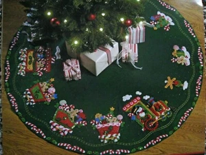 Christmas BUCILLA Felt Applique TREE SKIRT Kit, CANDY EXPRESS,Train,43",86158 - Picture 1 of 10