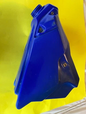 1996-2001 yamaha yz125-250 oem take off gas tank with side shrouds, very nice, - Image 1 of 4