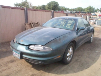 Oldsmobile Aurora 1996 luz trasera exterior lámpara izquierda Foto 1 de 3