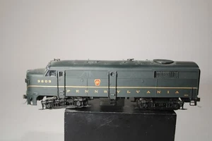 Life-Like HO Scale 9609 Pennsylvania PRR Powered Diesel Locomotive, Track Tested - Picture 1 of 6