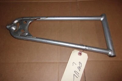 Brazo en A delantero superior izquierdo Yamaha Venture Lite Phazer 8GK-23540-01-P5 Foto 1 de 3