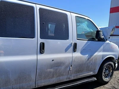 Conjunto de puerta trasera derecha usado lado trasero se adapta a: Chevrolet Express 2500 2017 furgoneta hi Foto 1 de 4