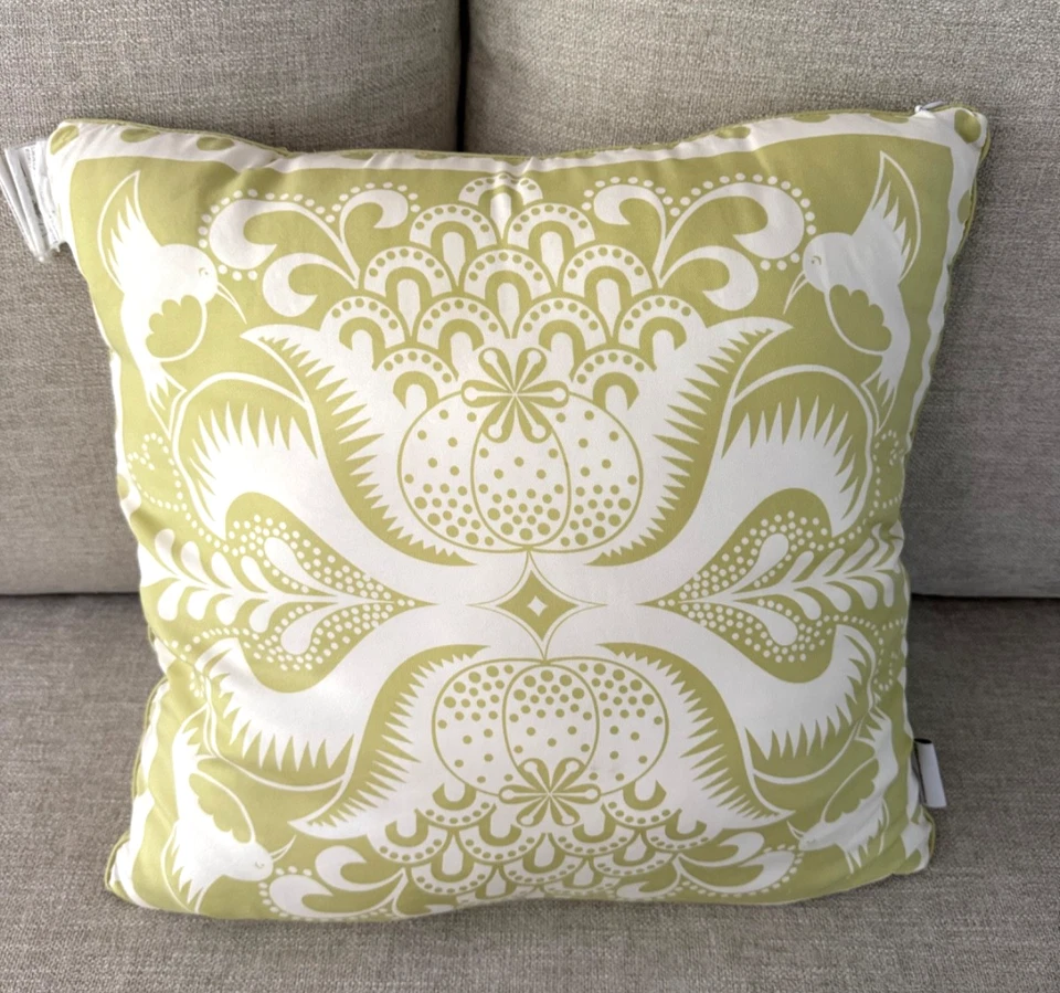 Funda de almohada de seda Jonathan Adler Happy Home 18" x 18" verde manzana cachemira Foto 1 de 4