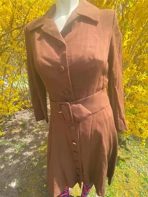 VESTIDO DE MANGA COMPRIDA VINTAGE ANOS 40 50 FEMININO S/M MARROM GABARDINE COM CINTO DE BOTÃO - Imagem 1 de 4