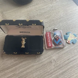 Vintage Colibri Gold Tone Disney Mickey Mouse Company Tie Tack Pin Plus Bonus - Picture 1 of 7