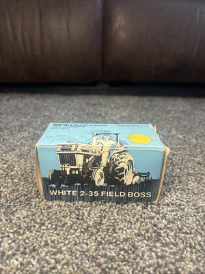 Vintage Scale Models USA 1:25 WHITE 2-35 FIELD BOSS Farm Tractor Die-Cast - Image 1 of 3