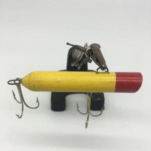 Vintage Lead Minnow 3" Plug Lure Fishing Yellow & Red, 1- 3/4 oz - Picture 1 of 6