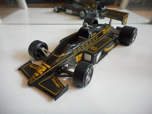 Bburago Burago Lola 97 T Ayrton Senna in Black on 1:24 - Imagen 1 de 2