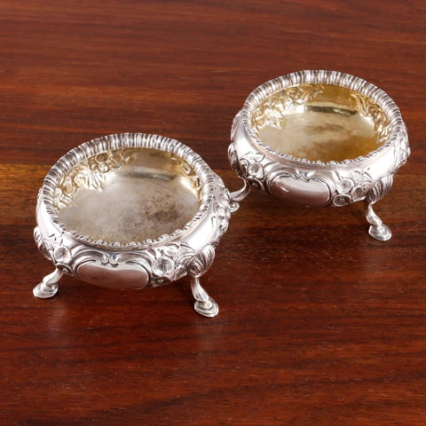 DANIEL & CHARLES HOULE ENGLISH STERLING SILVER SALT CELLARS REPOUSSE FLORAL Cover