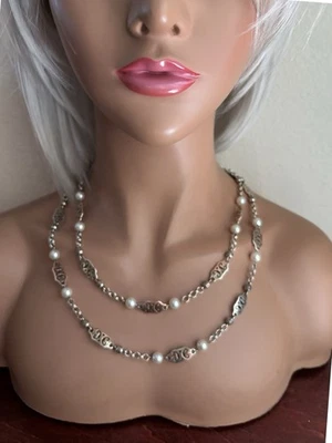 Collar Brighton Geneva imitación perla enchapado en plata 48" largo retirado dijes colgantes Foto 1 de 4
